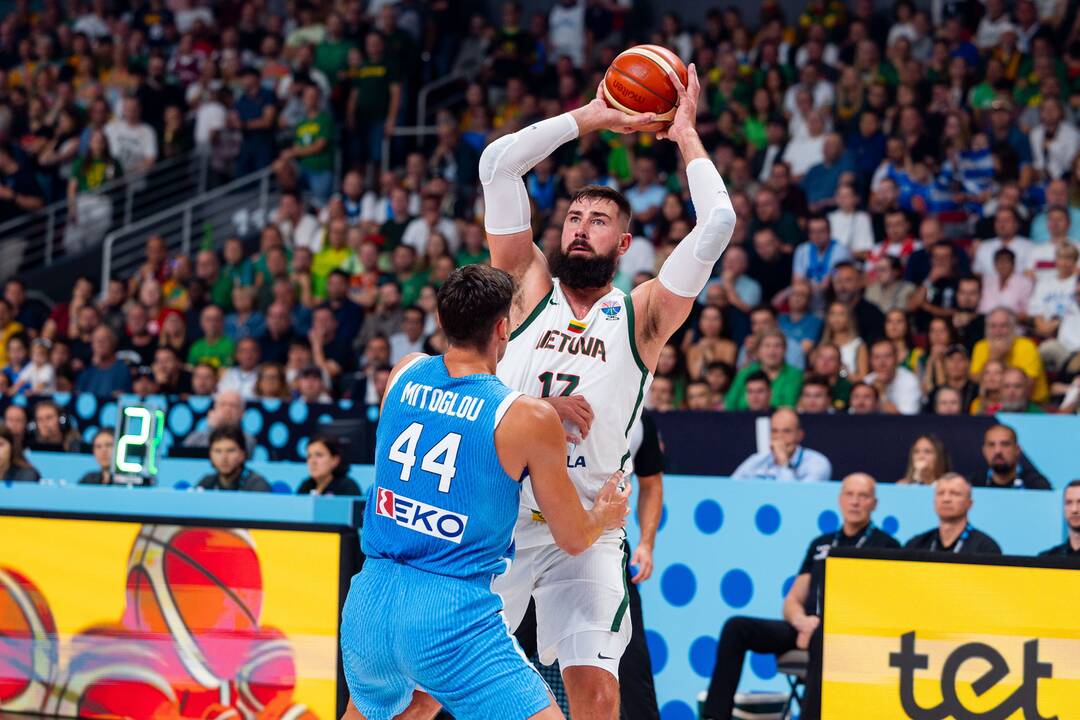 „EuroBasket“: Lietuvos krepšininkai Rygoje dėl medalių nekovos