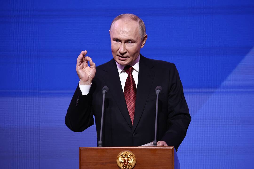 „Politico“: Putinas karo Ukrainoje nebaigs
