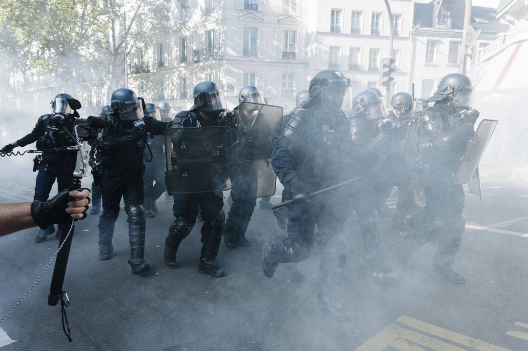 Skelbia, kad protestuose Prancūzijoje dalyvavo daugiau kaip milijonas žmonių