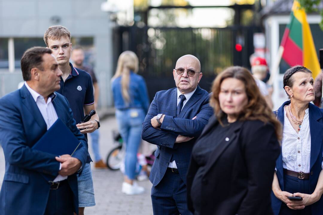 Pusšimtis žmonių Vilniuje pagerbė Charlie Kirką
