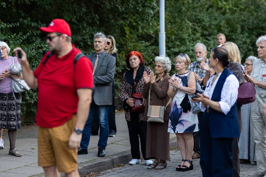 Pusšimtis žmonių Vilniuje pagerbė Charlie Kirką