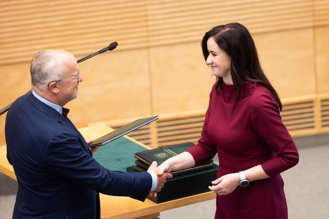 Prisiekė Ruginienės vedama Vyriausybė