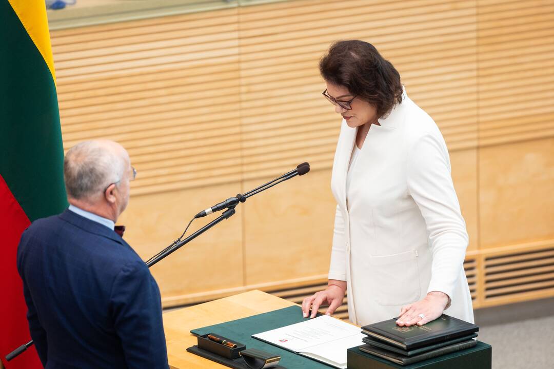 Prisiekė Ruginienės vedama Vyriausybė