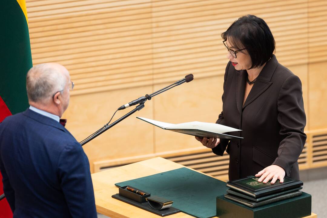 Prisiekė Ruginienės vedama Vyriausybė