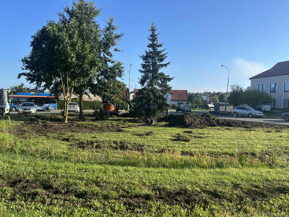 Pirmosios Melnragės žiedinės sankryžos atnaujinimo darbai.