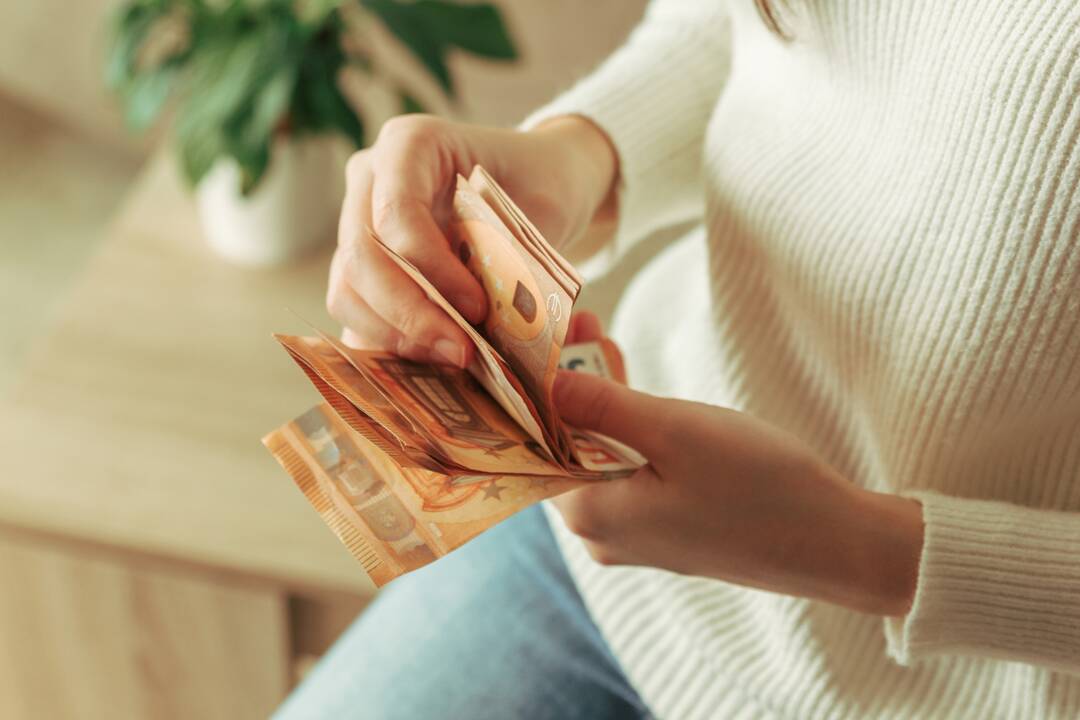 Minimali mėnesio alga augs, bet ar to pakaks pragyventi?