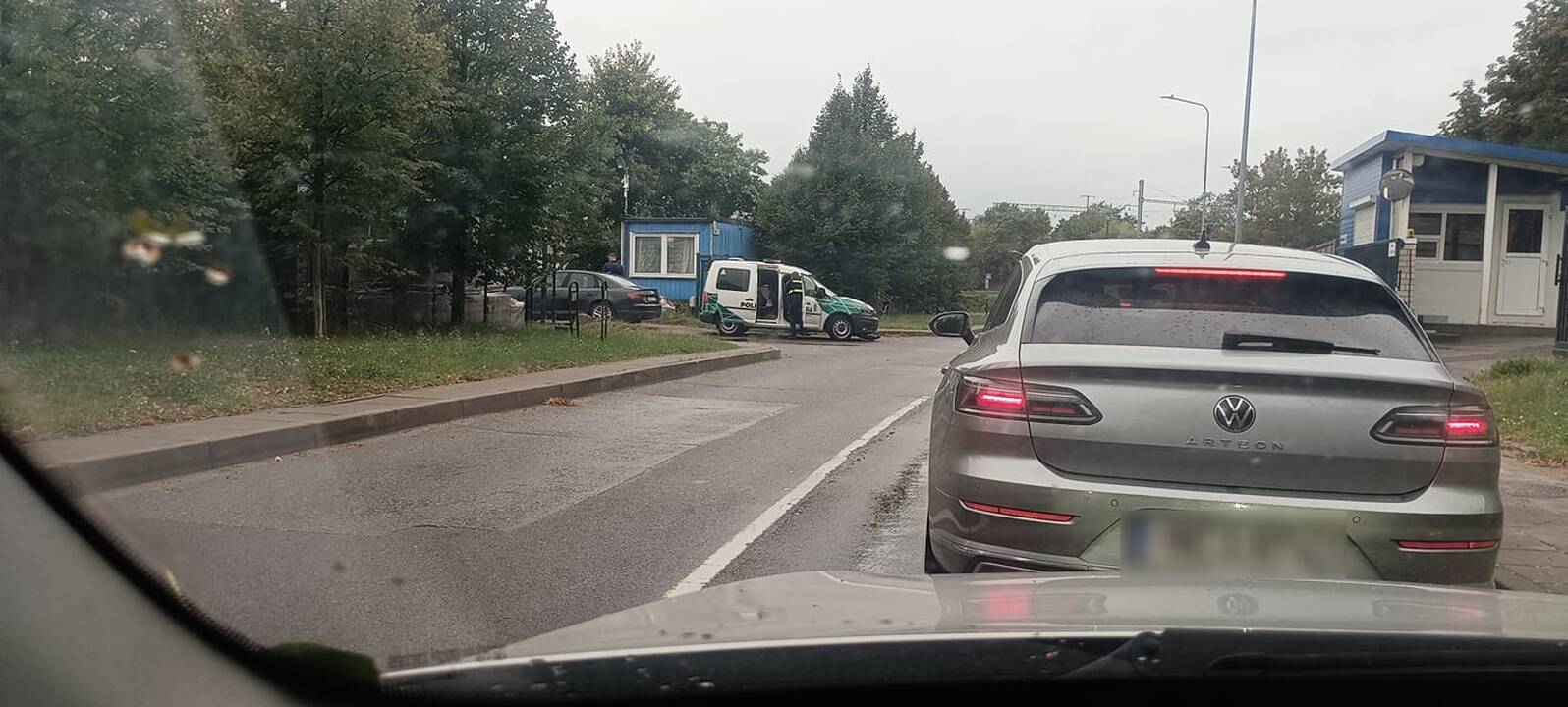 Į iškvietimą skubėjęs Vilniaus policijos ekipažas susidūrė su „Audi“