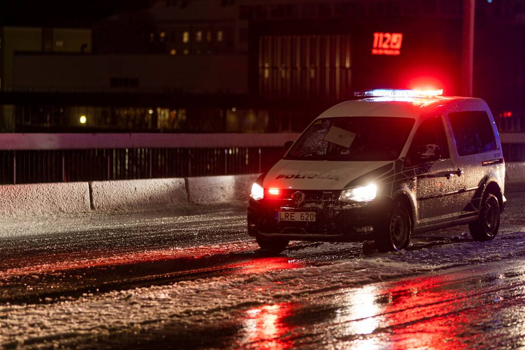 Šalčininkų rajono siaubas: Naujųjų rytą girta gauja padeginėjo namus ir grasino uždaužyti strypais