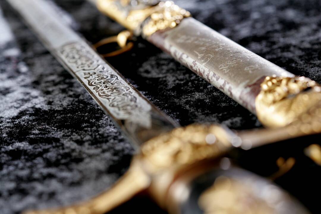 Girto vyro namuose – šaunamieji ginklai, kardas ir du durklai