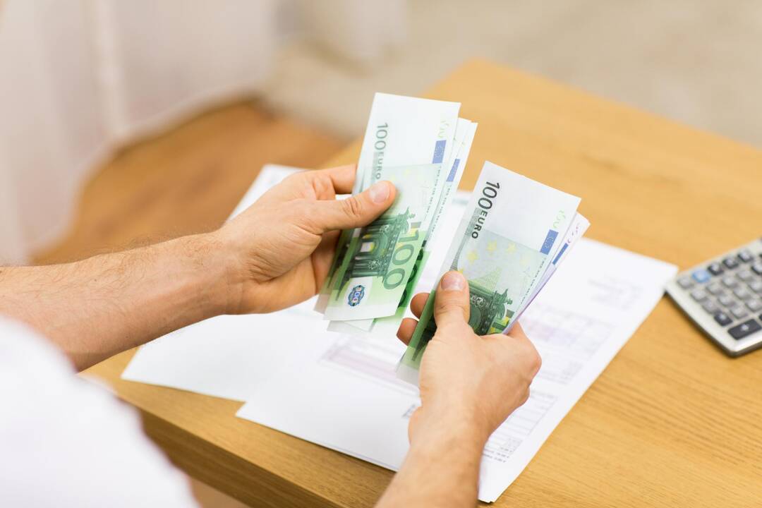 Atskleista, kaip lietuviai vertina gaunamas pajamas