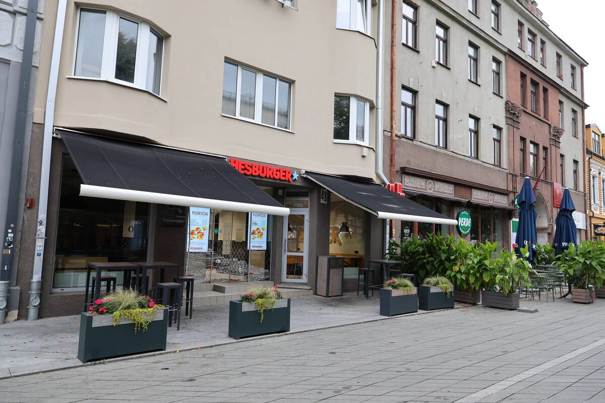 Laisvės alėjoje, kavinės teritorijoje, kilo gaisras