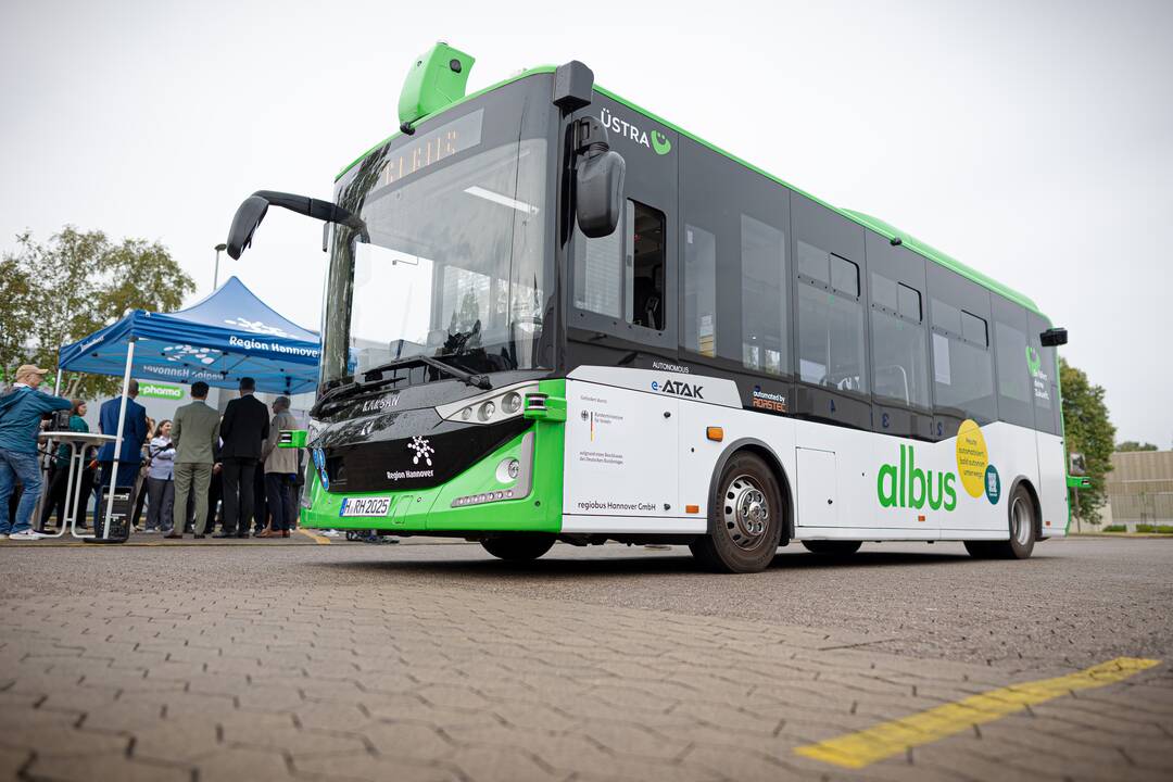 Į Vokietijos miestų gatves išriedėjo bandomieji autonominiai autobusai