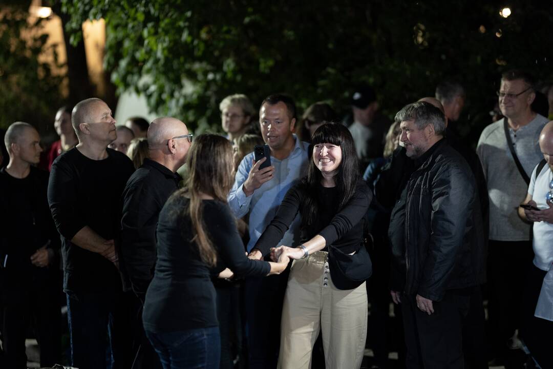 Iš Baltarusijos nelaisvės išvaduoti žmonės prie JAV ambasados Vilniuje