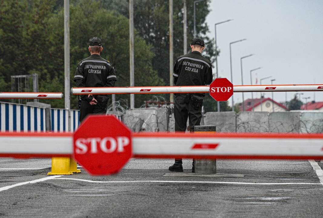 Lenkija žada atidaryti sieną su Baltarusija