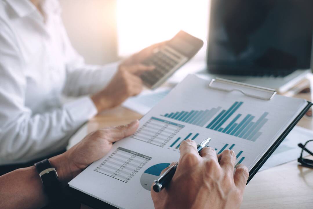 Akcijų rinkos tendencijos: kur lietuviai investuoja daugiausiai?