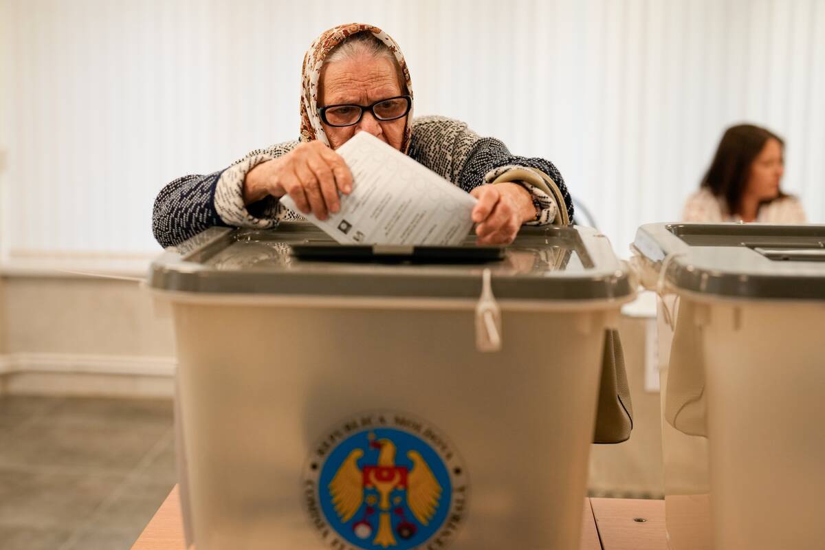 Tarp ES ir Maskvos: Moldovoje prasidėjo parlamento rinkimai