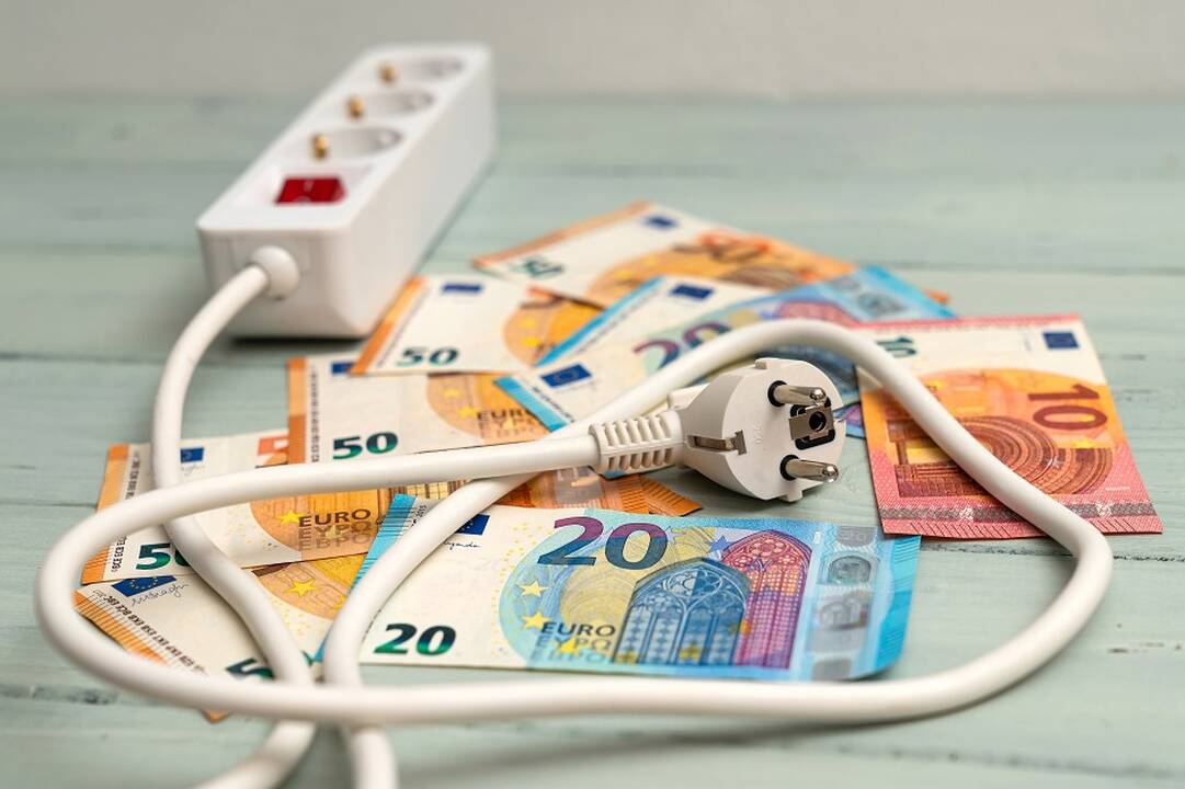 LEA: fiksuotos elektros kainos per savaitę didėjo