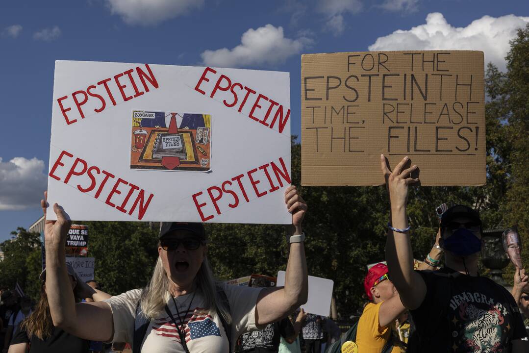 JAV Atstovų Rūmų komitetas paskelbė dalį Jeffrey Epsteino dokumentų