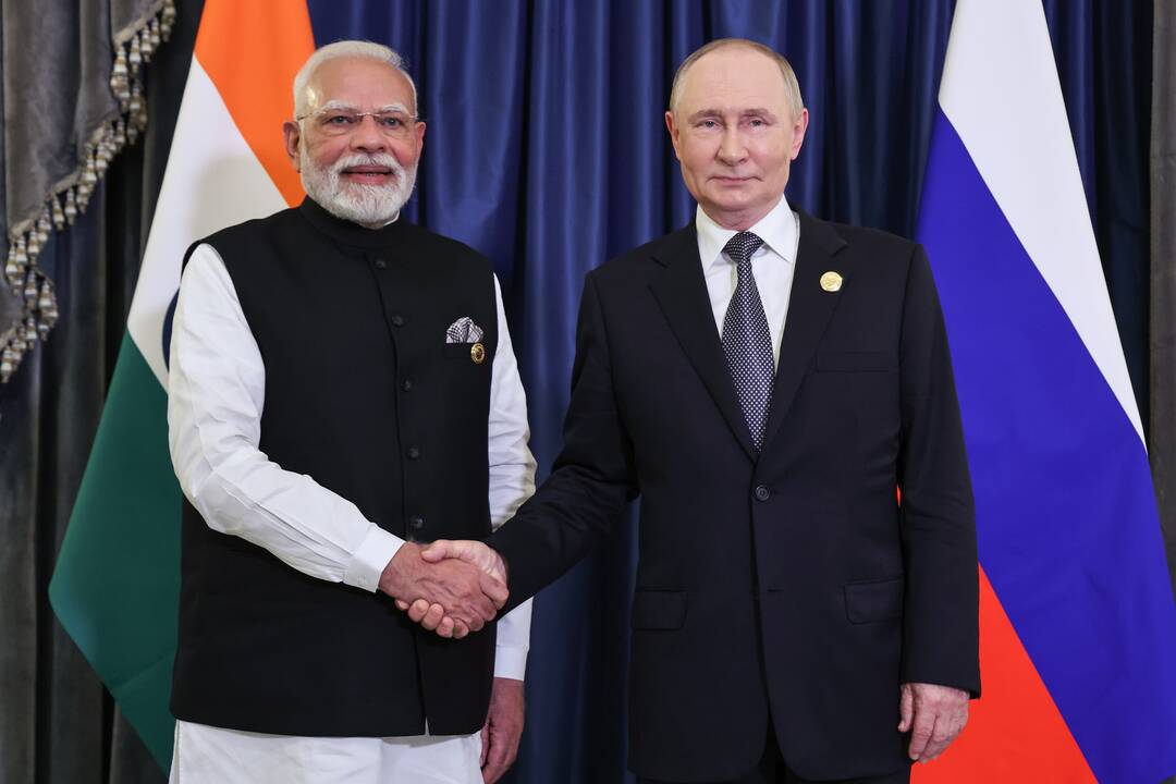 Modi ir Putinas surengė susitikimą Kinijoje