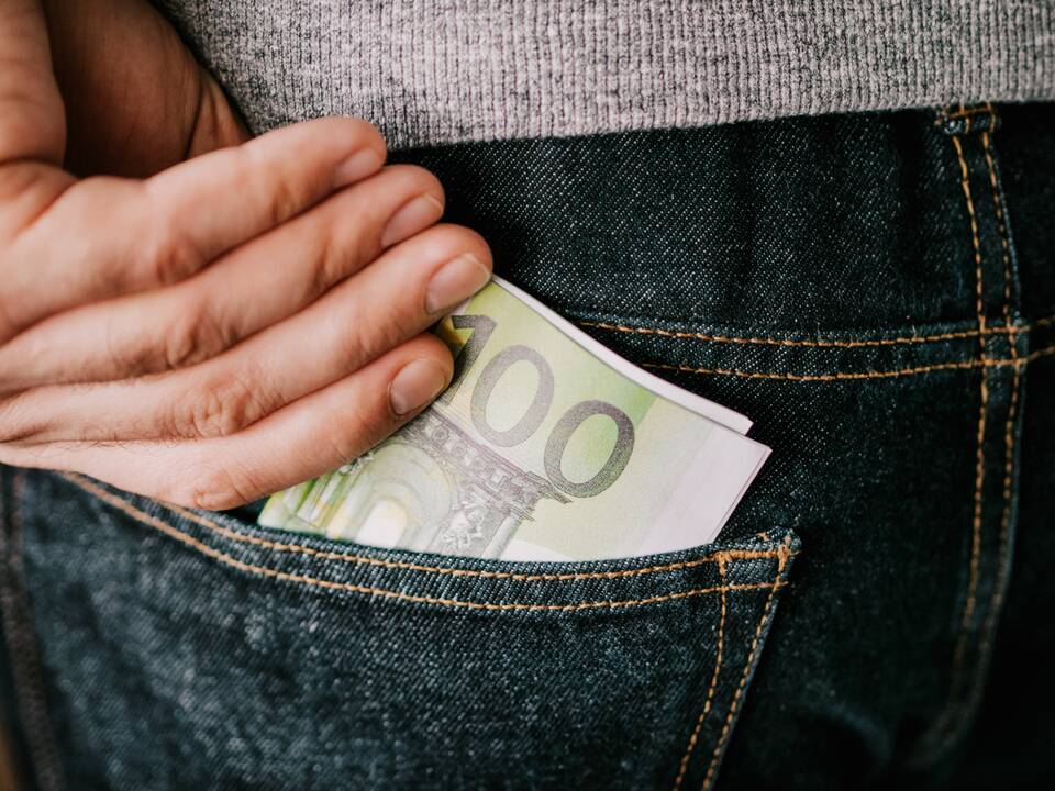 Kaip valdžios užmojai palies kišenes?