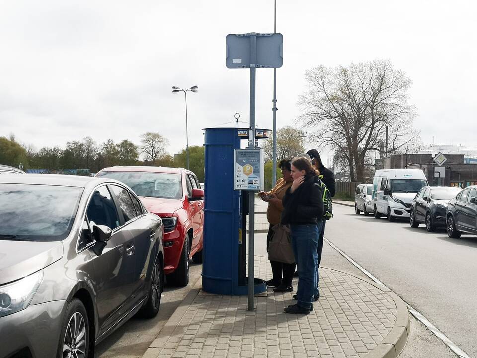 Keisis: nuo rugsėjo 15-osios paplūdimių lankytojams nebereikės mokėti už automobilių stovą.