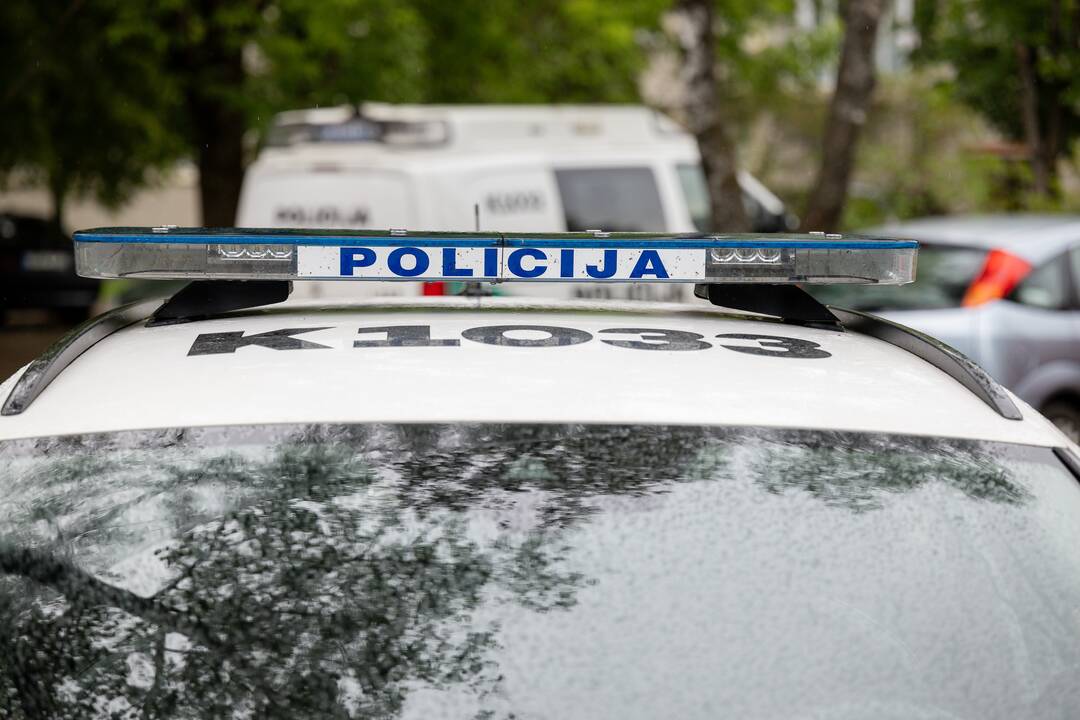 Misija: savaitgalį pareigūnams netrūko darbo.