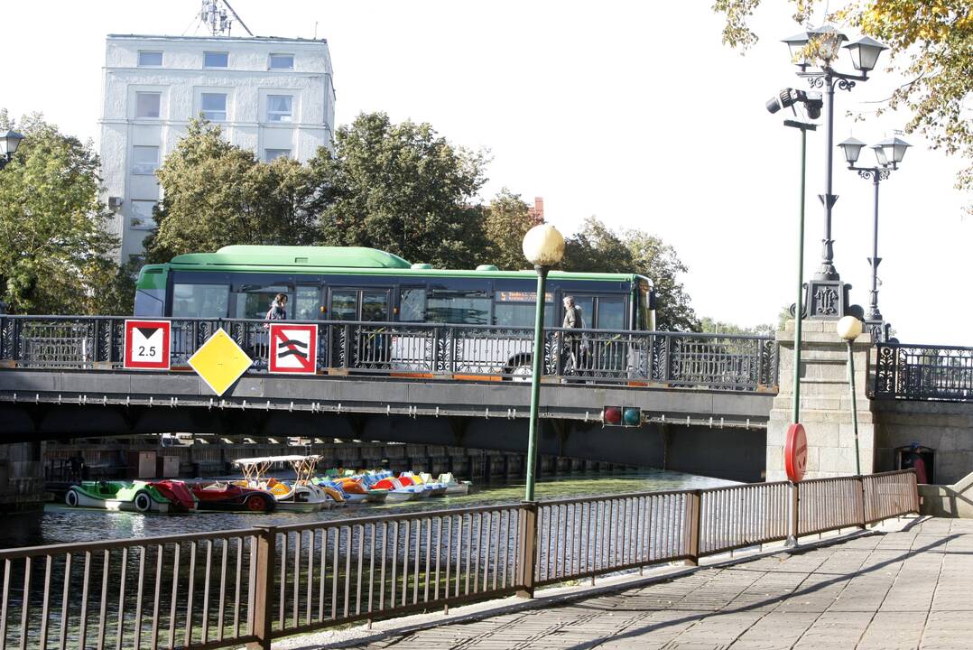 Svarstymas: Klaipėdos tarybai šį mėnesį bus teikiamas projektas, pagal kurį nuo kitų metų sausio visiems pensinio amžiaus klaipėdiečiams turėtų būti taikomos labai didelės viešojo transporto lengvatos.