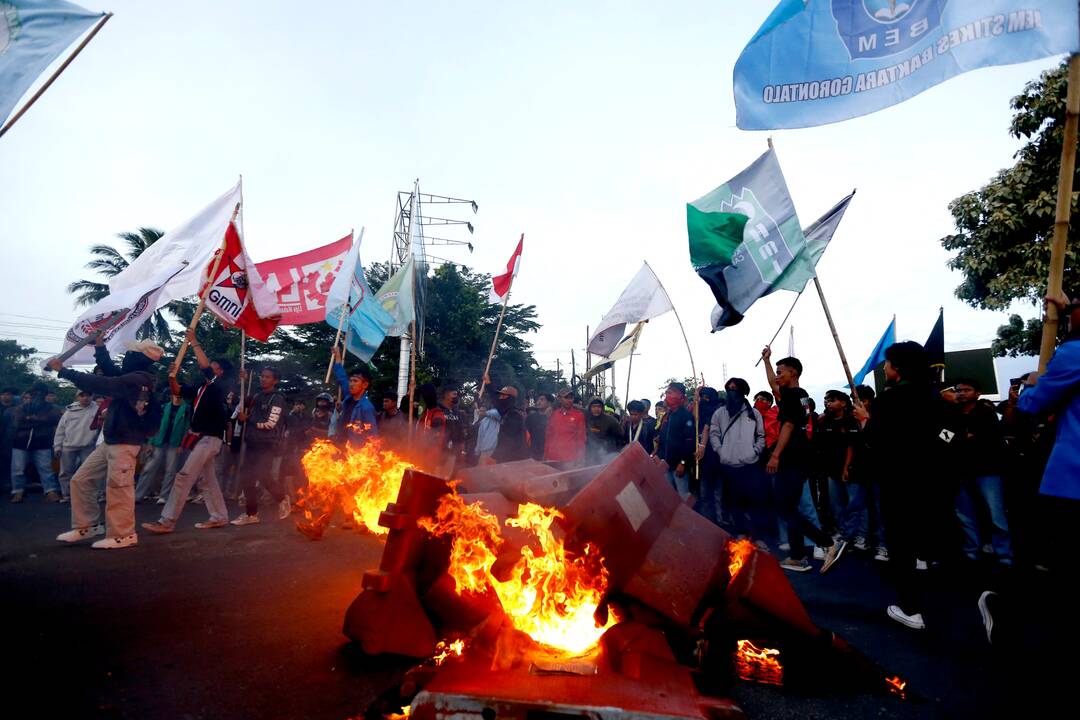 Indonezijoje po smurtinių protestų dingo mažiausiai 20 žmonių