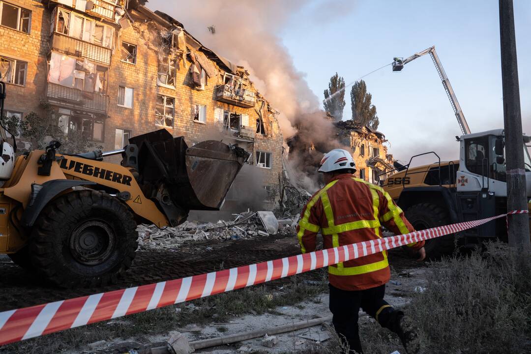 Dėl Rusijos smūgių tūkstančiams žmonių Ukrainoje nutrauktas elektros tiekimas