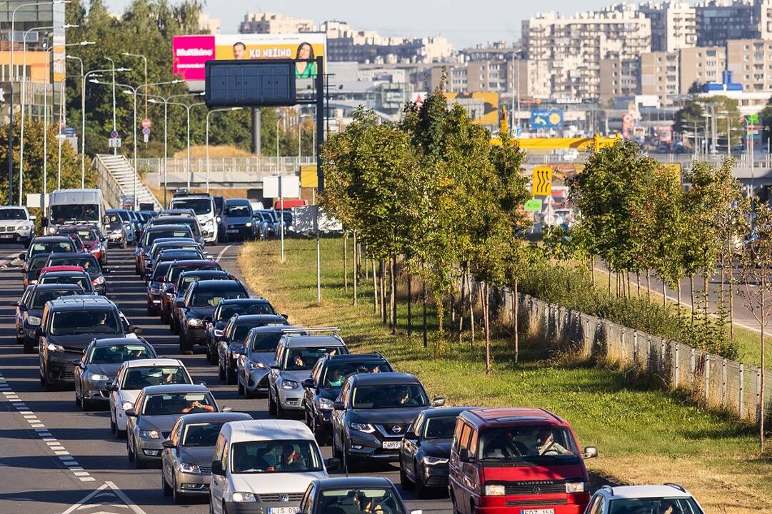 Siūlo įvesti spūsčių mokestį: kiek tektų mokėti už kilometrą?