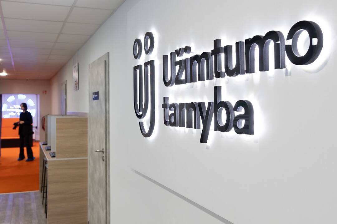 Užimtumo tarnyba: šiuose sektoriuose įsidarbino daugiausiai  gyventojų 
