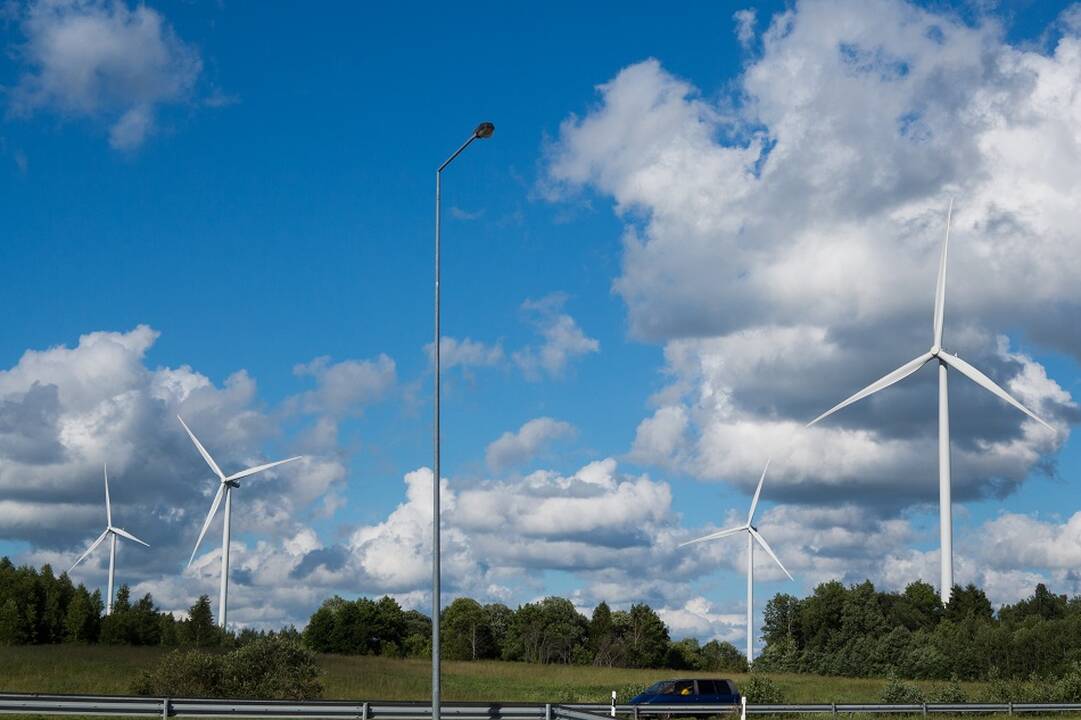   Seimas svarstys, kaip skirstyti saulės, vėjo ar kitų elektrinių gamybos įmokas