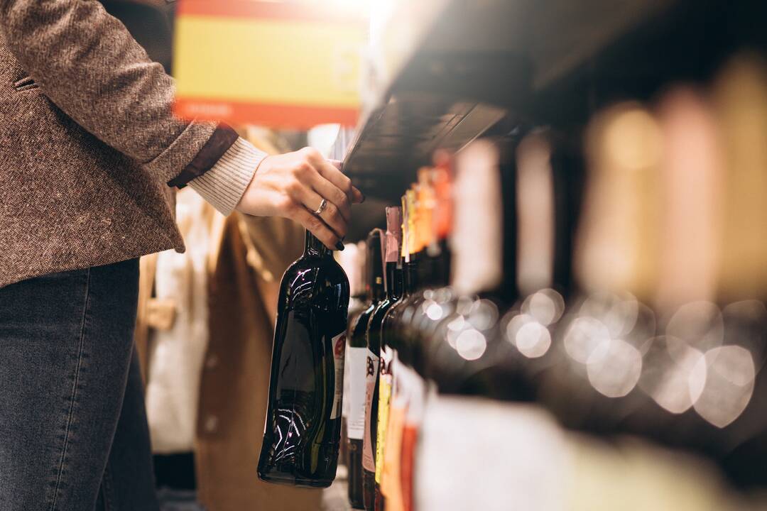 Nori pažaboti besaikį girtavimą kurortuose: svarsto, kur ir kaip riboti prekybą alkoholiu