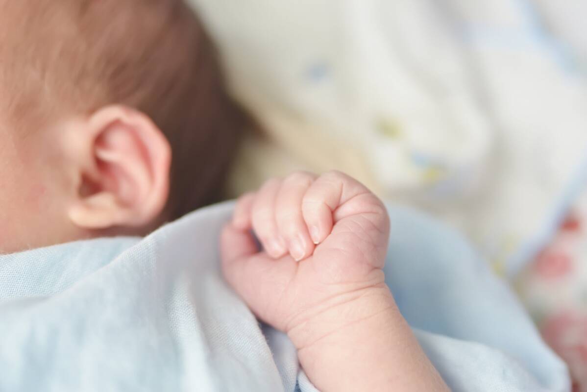 Motinai ir močiutei – šiurpūs kaltinimai: ką tik gimusį mažylį palaidojo gyvą