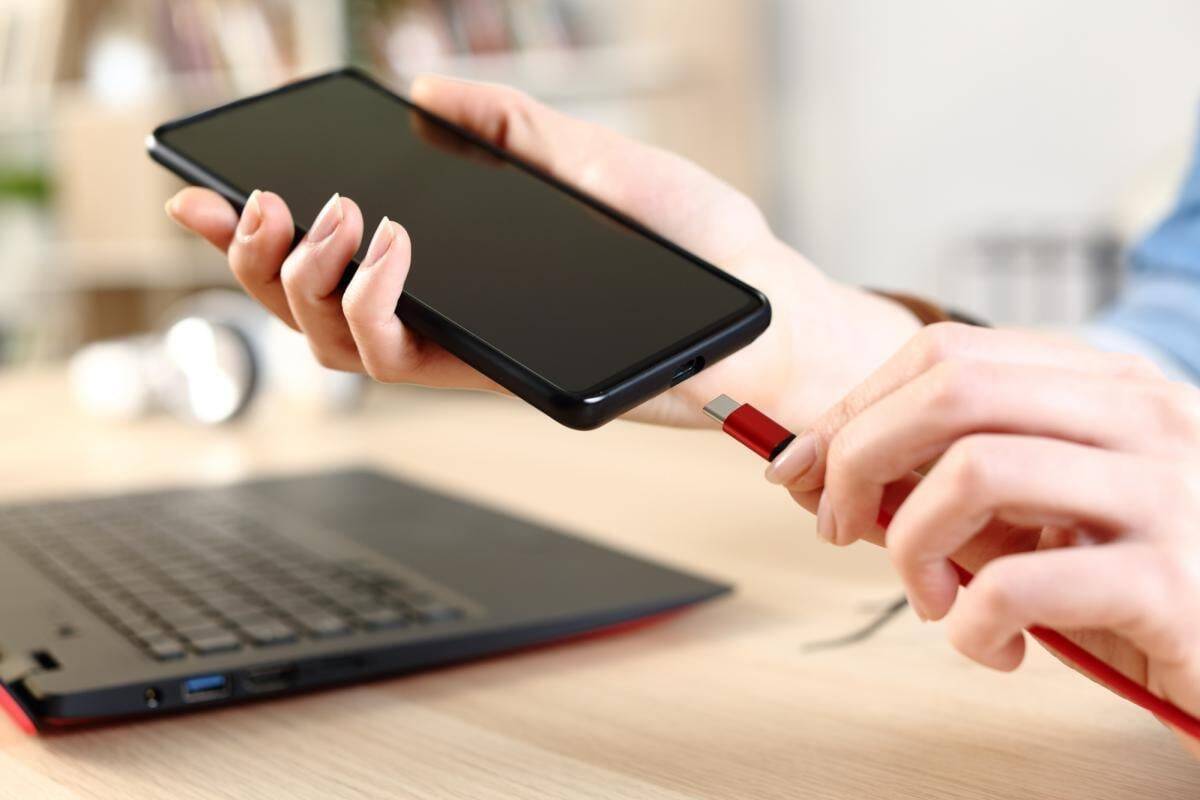 Net negalvokite taip daryti: ko kategoriškai negalima jungti prie USB prievado