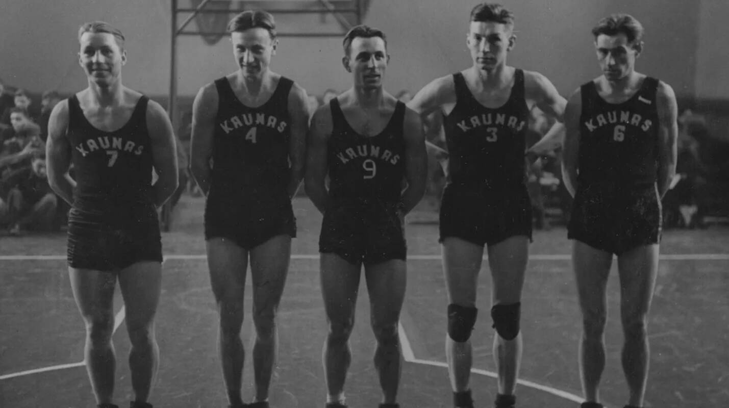 Eurolygos rungtynėse – duoklė krepšinio legendai