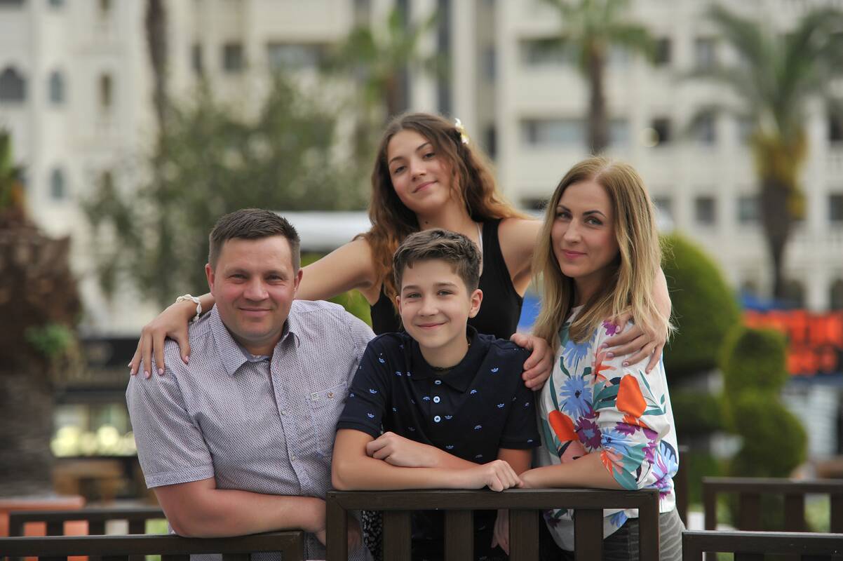 Portretas: nors tolumoje matosi palmės, tačiau gimtinės medžiai, gėlės, pievos Medučiams patys mieliausi.