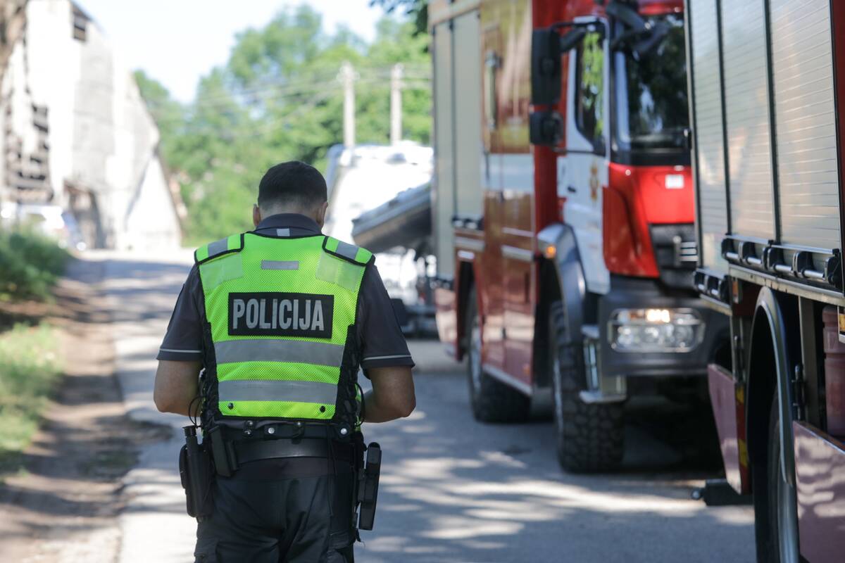 Šalia tvenkinio rastas moters kūnas