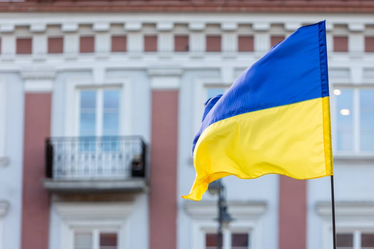 Paradoksas Seime: Žemaitaitis kritikuoja Ukrainos vėliavą, o ant jo durų – juostelė 
