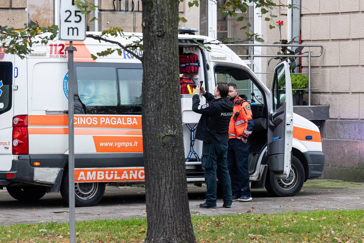 Laiku ir vietoje: grįždami į komisariatą pareigūnai išgelbėjo žmogaus gyvybę