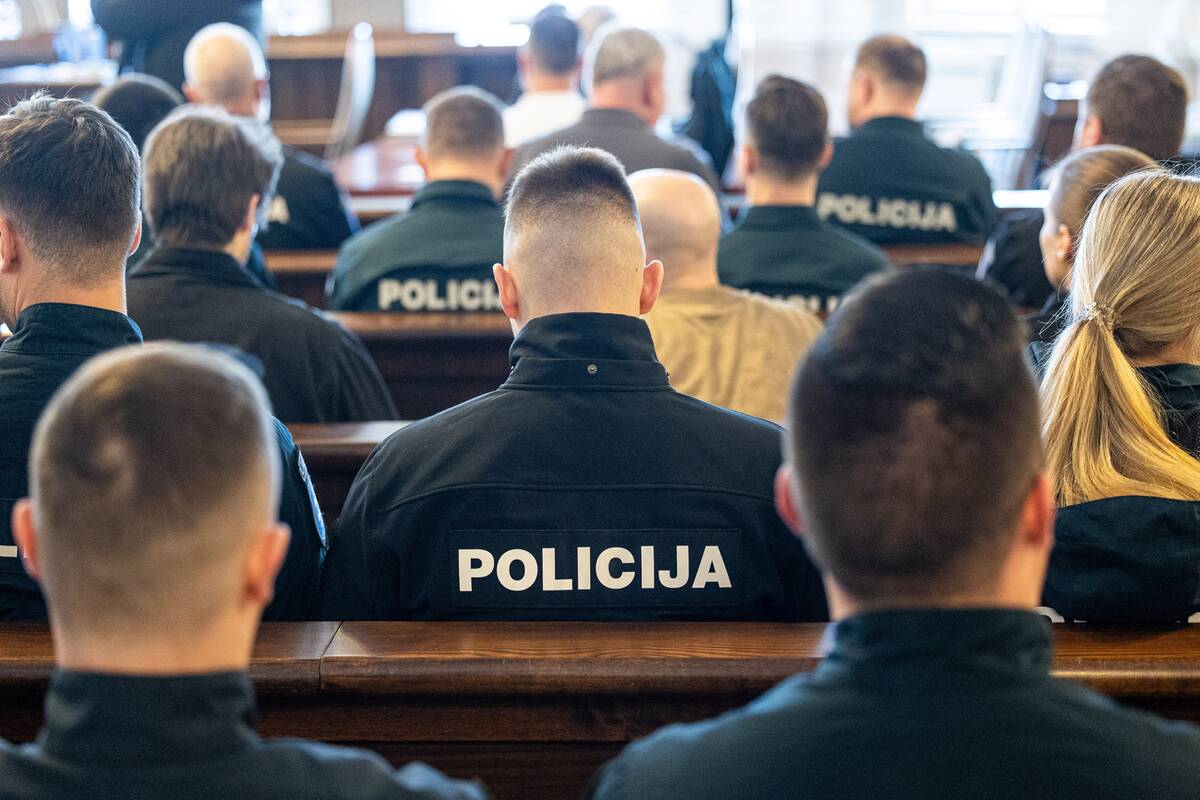 Policijos komisariate – muštynės: į atlapus vienas kitam kibo du pareigūnai
