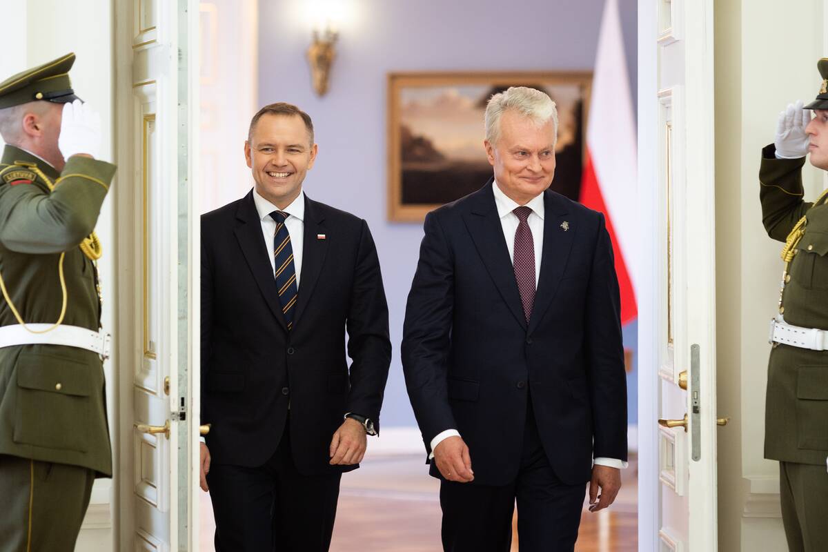 Karolis Nawrockis, Gitanas Nausėda