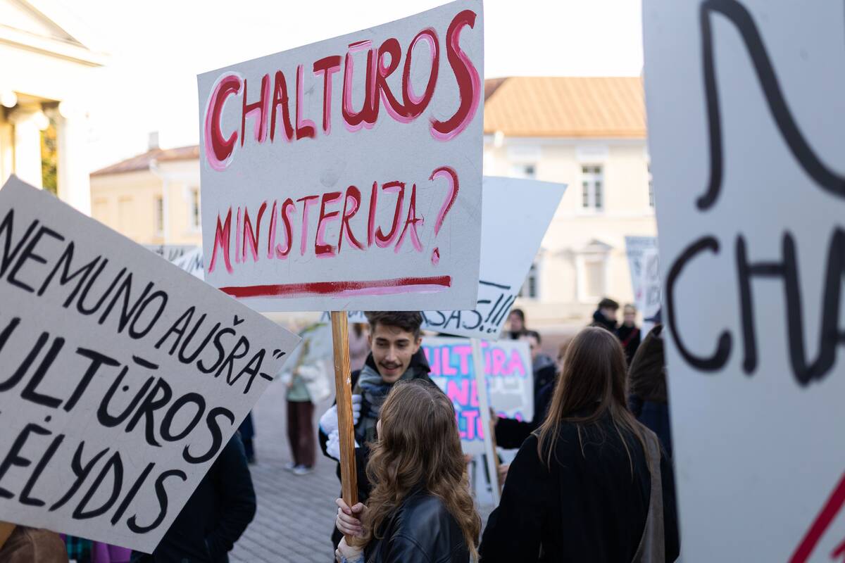 Su streikuojančia kultūros bendruomene solidarizuojasi „ArtVilnius’25“