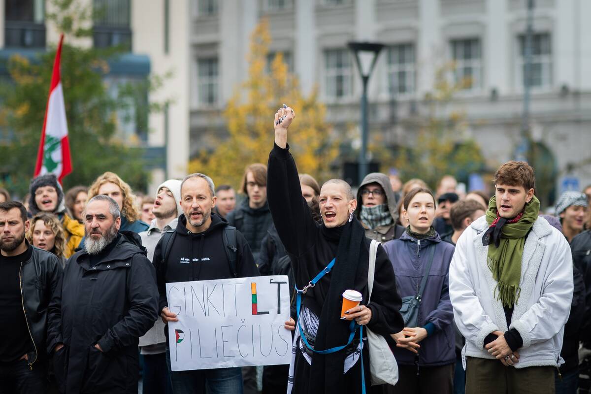 Vilniuje vyko protestas „2 metai genocido: užtenka tylėti!“