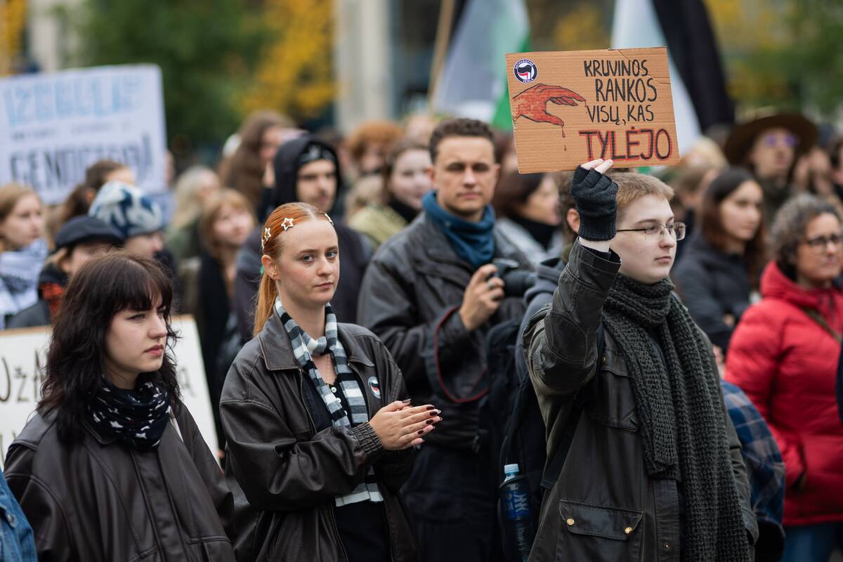 Vilniuje vyko protestas „2 metai genocido: užtenka tylėti!“