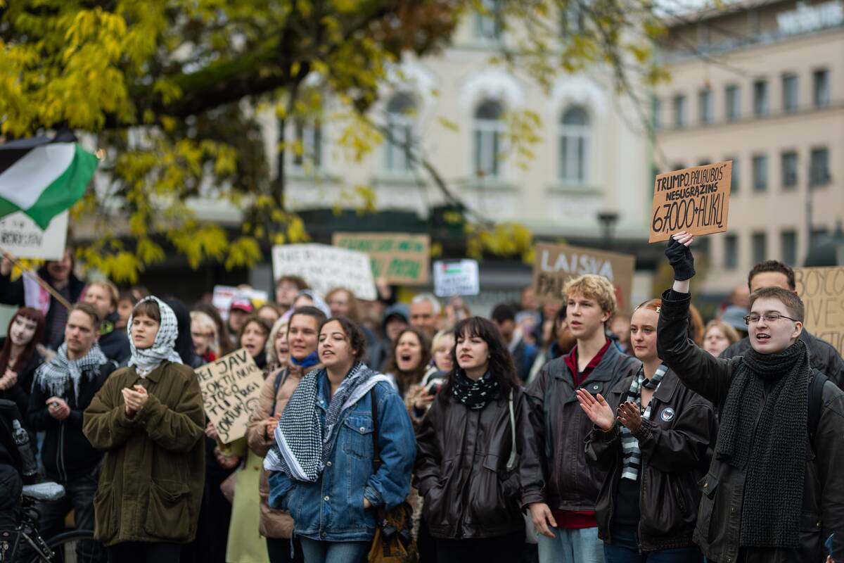 Vilniuje vyko protestas „2 metai genocido: užtenka tylėti!“