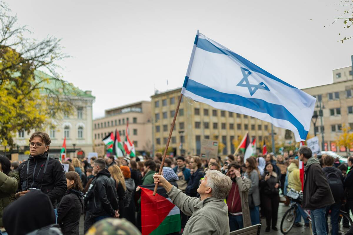 Vilniuje vyko protestas „2 metai genocido: užtenka tylėti!“