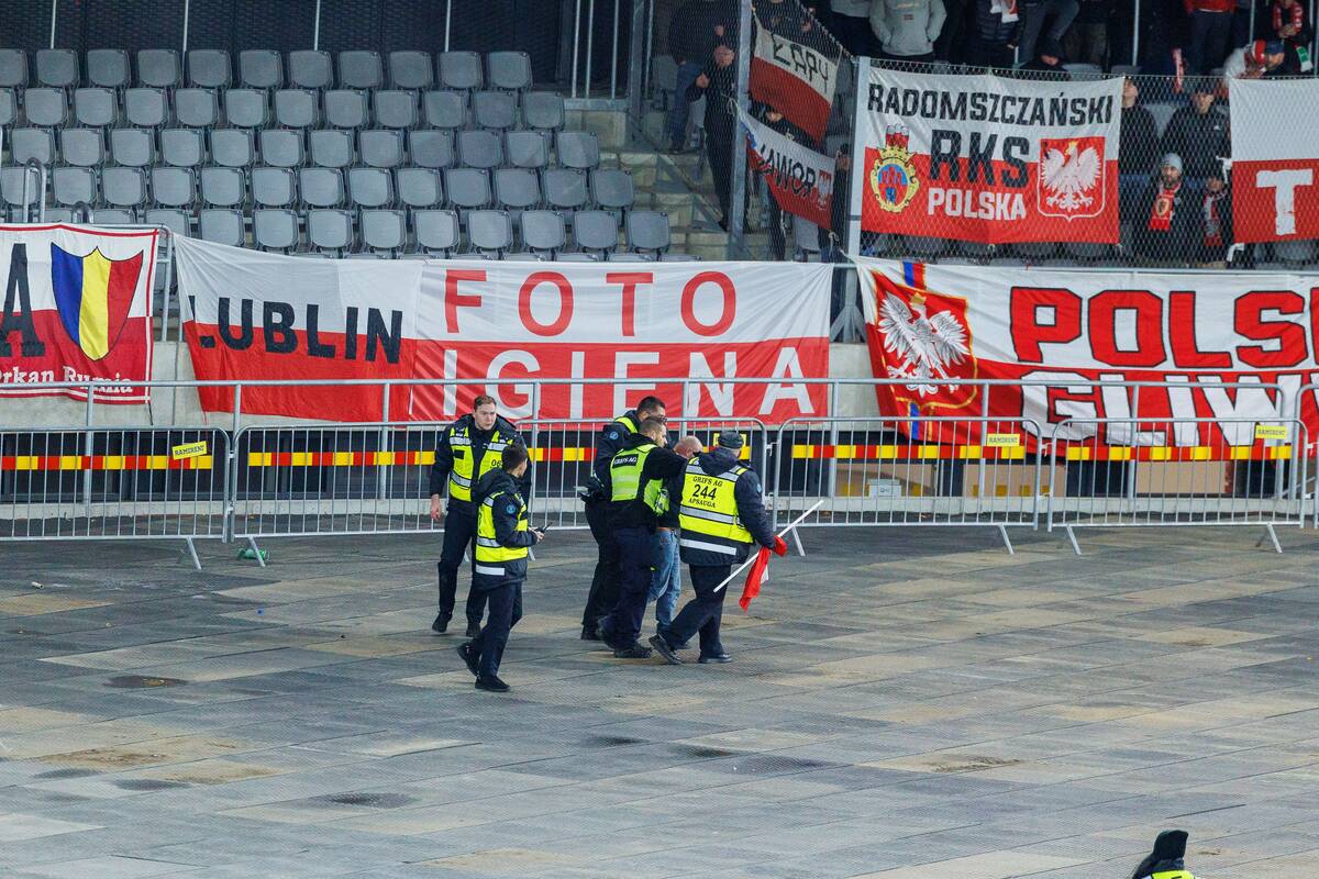 Lietuvos futbolo rinktinė susitiko su Lenkijos futbolininkais