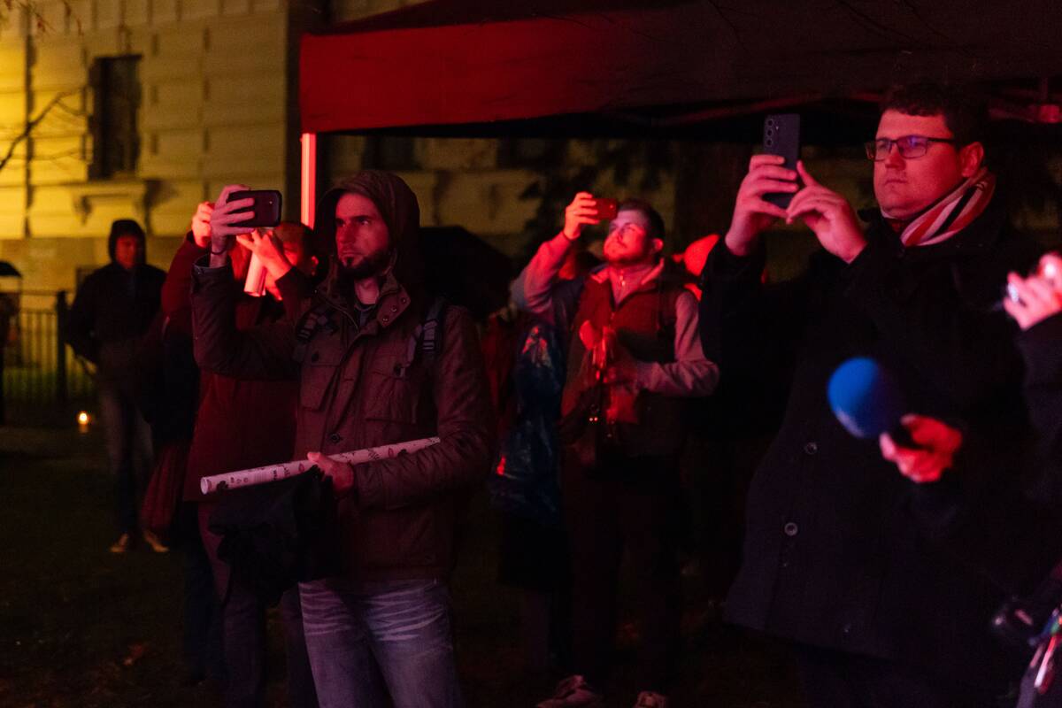 (Ne)nuteistų poetų naktis