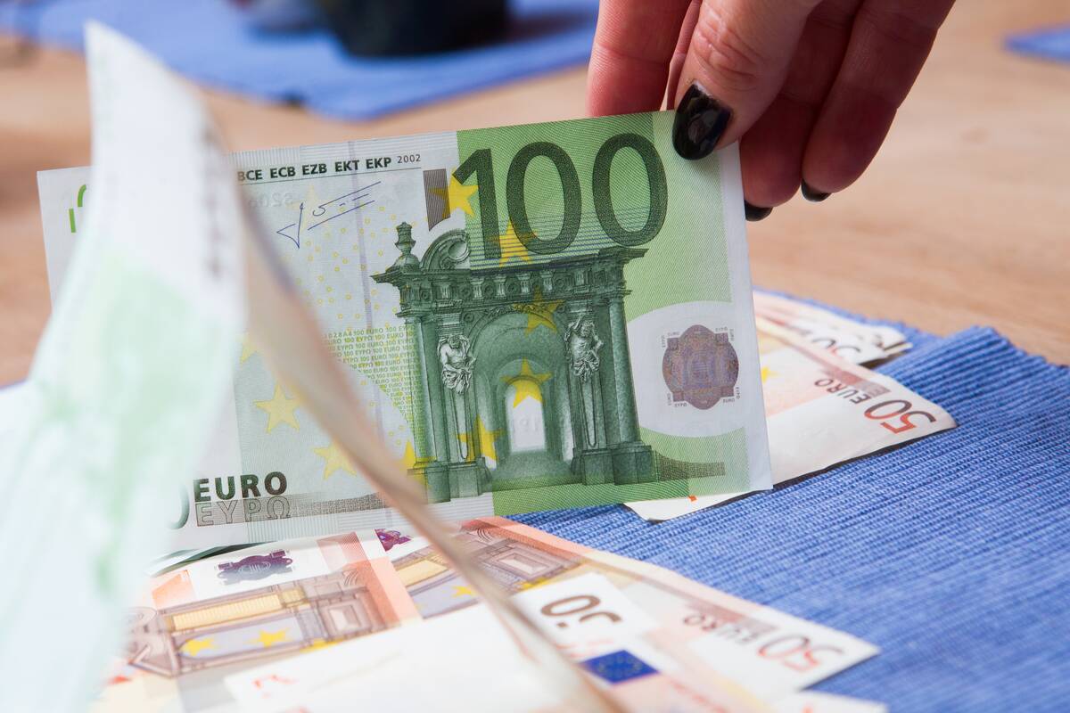 „Laužoma sutartis“: biudžeto projekte – mažesnės nei kolektyvinėje sutartyje žadėtos mokytojų algos